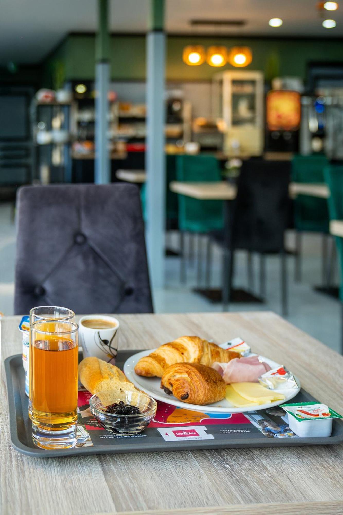 Fasthotel Le Mans Nord Fh Confort Saint-Saturnin  Buitenkant foto